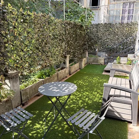 Bilo Con Terrazzo Certosa 34 アパート ミラノ